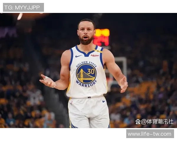 勇士对阵小牛比赛中库里意外受伤球队前景堪忧球迷心急如焚