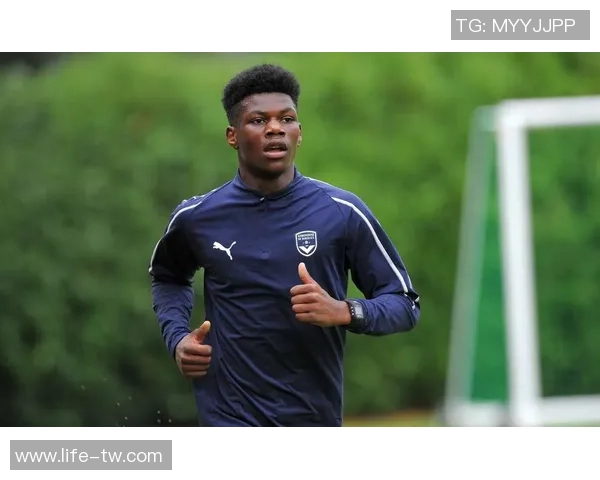 卡马文加：年轻天才如何在足球世界中崭露头角与未来展望