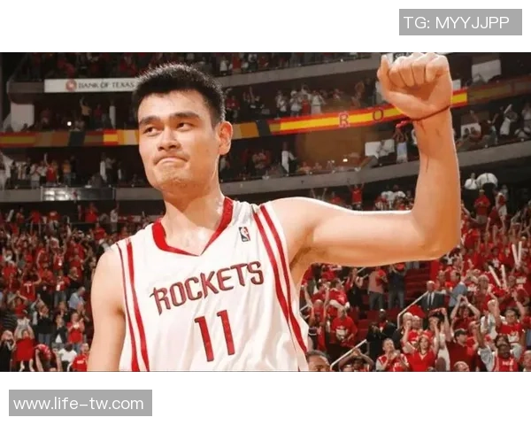 姚明带领火箭挑战骑士的巅峰对决回顾与精彩瞬间分析