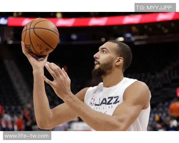鲁迪戈贝尔:从防守巨星到NBA全明星的华丽转身与成长之路 鲁迪戈贝尔:从防守巨星到NBA全明星的华丽转身与成长之路